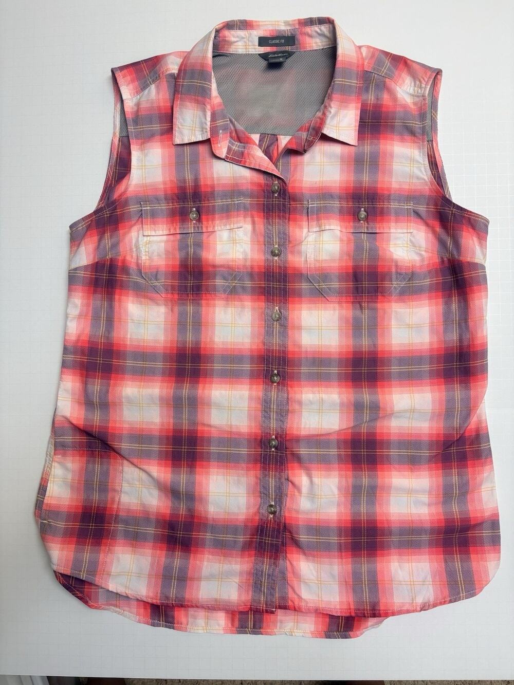 Eddie Bauer Women’s Med classic fit plaid sleeveless button down hiking vented